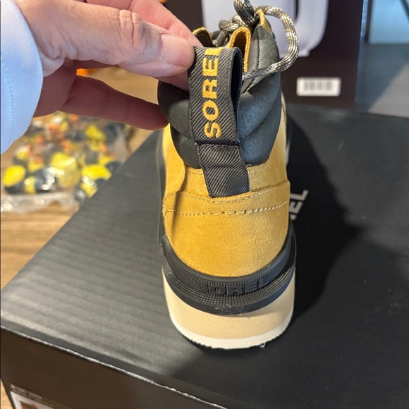 NEW Sorel Waterproof Boots - Picture 3 of 5